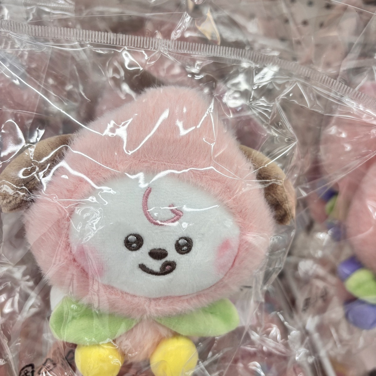 พวงกุญแจตุ๊กตาผ้ากำมะหยี่พีช B - Phone Accessories Charms บทวิจารณ์และราคา